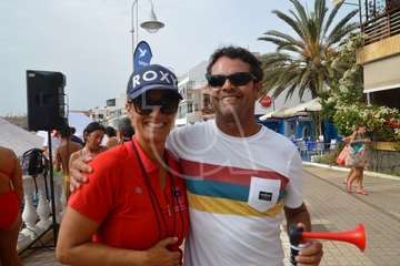 Alberto Rdríguez e Isabel Navarro triunfan en la XVII Travesía a Nado de Salinetas (Foto TA)